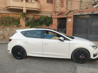 voitures-seat-leon-2016-linea-r-adekar-bejaia-algerie