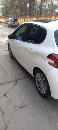 voitures-peugeot-208-2016-allure-facelift-oran-algerie