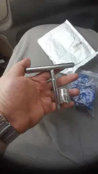 Outil de debosage la tôle automobile 
