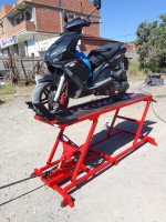 outillage-professionnel-pont-pour-mecanique-de-motos-طاولة-ميكانيك-الدراجات-النارية-tazmaltdaira-bejaia-algerie