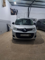 voitures-renault-kangoo-2017-non-vitre-oran-algerie