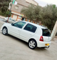 voitures-renault-clio-campus-2012-bye-sidi-bel-abbes-algerie