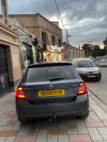 voitures-skoda-fabia-2017-style-avec-toit-panoramique-kouba-alger-algerie