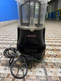 Deux Machine à chocolat chaud 