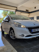 voitures-peugeot-208-2015-allure-frenda-tiaret-algerie