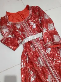 Caftan rouge casi neuf sans ceinture 