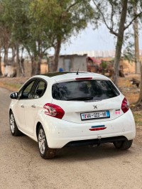 voitures-peugeot-208-2013-annaba-algerie