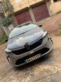 voitures-renault-clio-5-2024-evolution-gris-nardo-bejaia-algerie