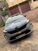 voitures-renault-clio5-evolution-2024-clio-5-equilibre-bejaia-algerie