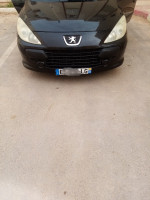 moyenne-berline-peugeot-307-2007-oxygo-biskra-algerie