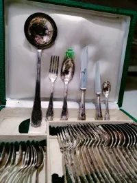 Ménagère en métal argent 61 pièces 