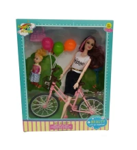 Poupée beauty avec vélo