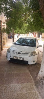 moyenne-berline-toyota-auris-2012-bordj-el-emir-abdelkader-tissemsilt-algerie