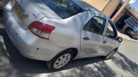 سيارات-toyota-yaris-sedan-2009-قصر-البخاري-المدية-الجزائر