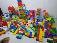Ensemble de lego grand format pieces pieces divers