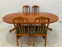 طاولات-الطعام-table-de-salle-a-manger-ovale-avec-4-chaises-الأغواط-الجزائر