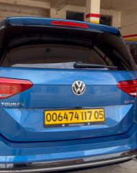 voitures-volkswagen-touran-2017-familly-batna-algerie