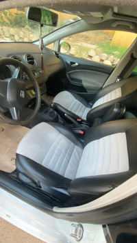 voitures-seat-ibiza-2014-crono-ain-benian-alger-algerie