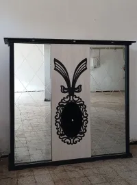 Chamber à coucher avec sommier (bon etat) معاها طابلة تاع زداج و كادر باطل