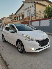 voitures-peugeot-208-2014-allure-constantine-algerie