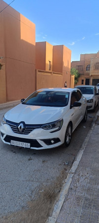 voitures-renault-megane-4-2017-intense-laghouat-algerie