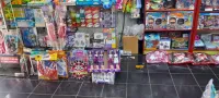 Liquidation total magazin de jouet  Liquidation total jouer avec les etagaire et les conptoire  
