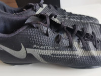 chaussures-garcon-crampons-nike-phantom-en-40-algerie