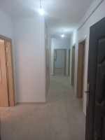 appartement-location-f5-alger-mahelma-algerie