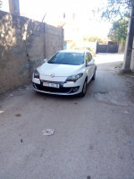 moyenne-berline-renault-megane-3-2013-tidjelabine-boumerdes-algerie