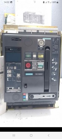 بناء-و-أشغال-lots-disjoncteurs-debrochable-motorisee-3-poles-schneider-siemens-براقي-الجزائر