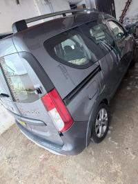 سيارات-renault-kangoo-2025-stepway-الرغاية-الجزائر