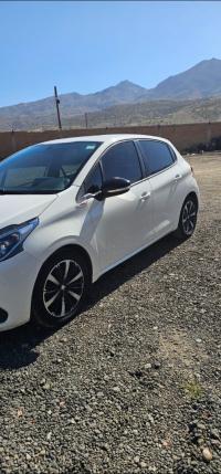 سيارات-peugeot-208-2019-active-أقبو-بجاية-الجزائر