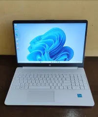hp i3-1115G4 8GB Ram 256GB SSD