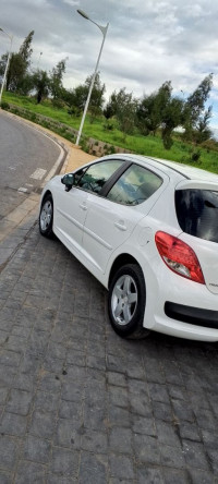 voitures-peugeot-207-2012-ouled-brahim-medea-algerie