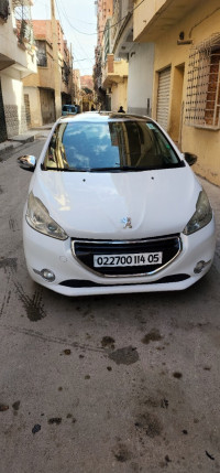 voitures-peugeot-208-2014-allure-batna-algerie