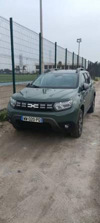 voitures-dacia-duster-2024-journe-alger-centre-algerie