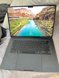كمبيوتر-محمول-apple-m5-دار-البيضاء-الجزائر