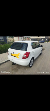 voitures-skoda-fabia-2015-fresh-mohammadia-alger-algerie