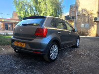 voitures-volkswagen-polo-2015-black-et-silver-medea-algerie