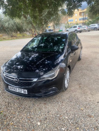 voitures-opel-astra-2017-souk-oufella-bejaia-algerie