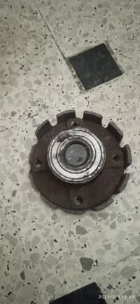 Moyeux avec disk de frein 208 GT 2021