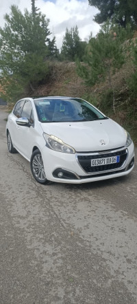 voitures-peugeot-208-2018-allure-facelift-bejaia-algerie