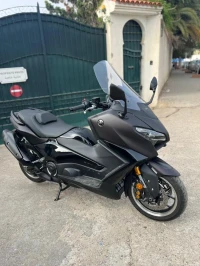 Yamaha T max 2025