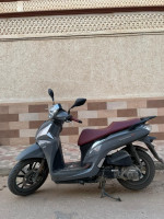 motos-et-scooters-sym-st-2024-laghouat-algerie