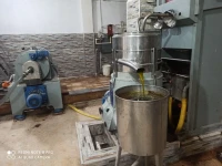 معصرة زيت الزيتون عصرية
