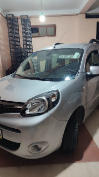 voitures-renault-kangoo-2021-blida-algerie