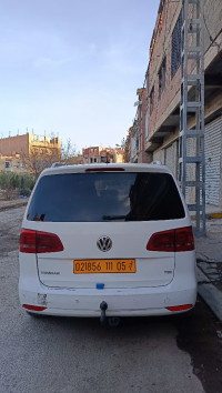 voitures-volkswagen-touran-2011-batna-algerie