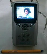 MINI TV COULEUR PORTABLE VINTAGE