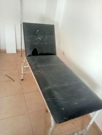 معدات-طبية-divan-de-consultation-avec-trou-visage-بومرداس-الجزائر