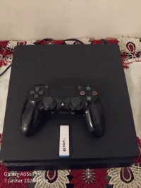 PS4 Slim 500Go Flaché + 6 jeux installer 
